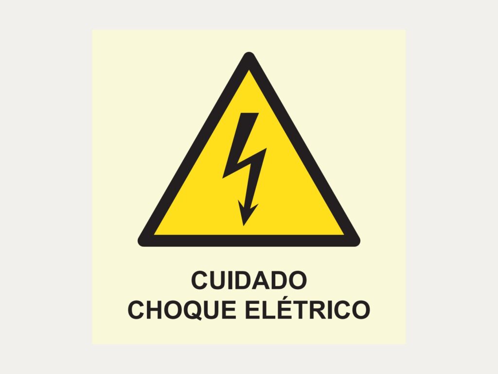 Placa A5 – Cuidado, risco de choque elétrico, 20 x 20 cm