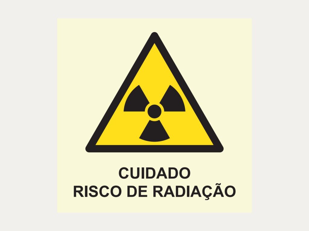Placa A6 – Cuidado, risco de radiação, 20 x 20 cm