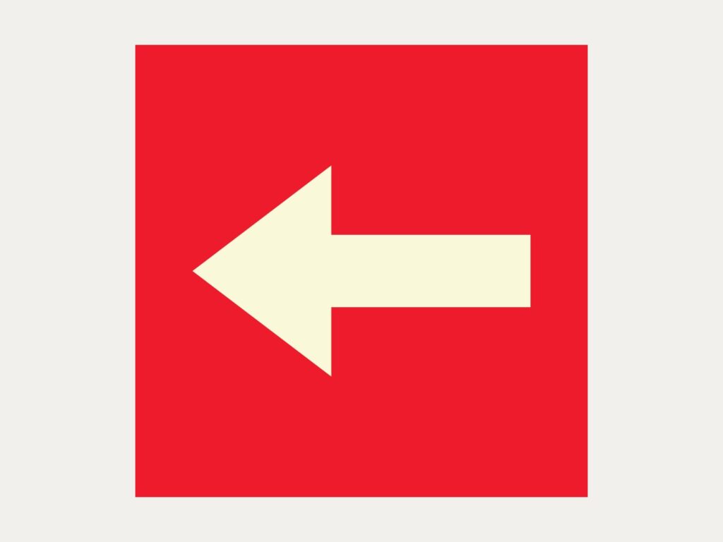 Placa E13 – Seta para a esquerda (equipamento), 15 x 15 cm