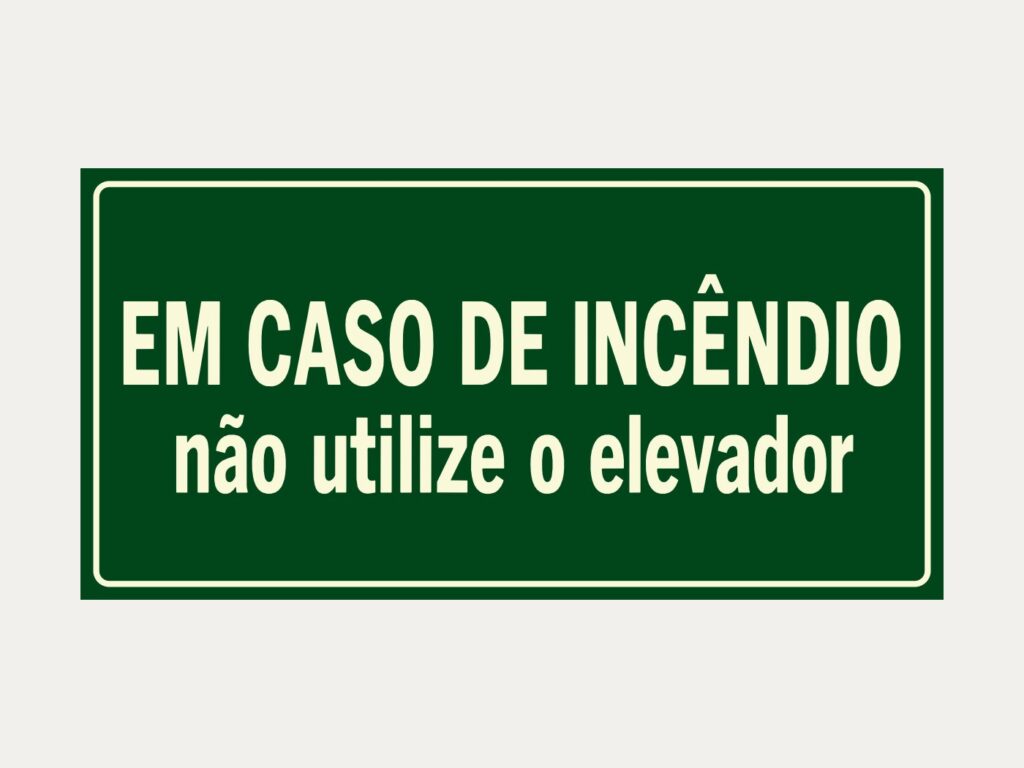 Placa fotoluminescente Em caso de incêndio não utilize o elevador, 10 x 20 cm