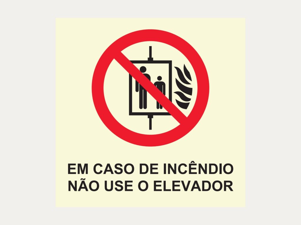 Placa P4 – Proibido usar o elevador em caso de incêndio, 20 x 20 cm